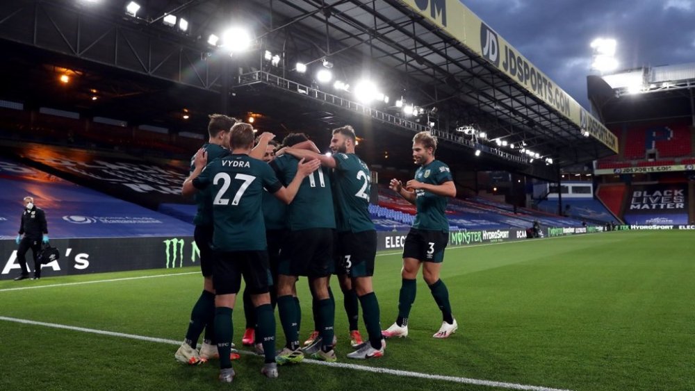  布莱顿主场与曼城上演对攻大战精彩纷呈