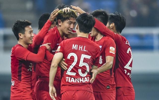  比勒菲尔德升班马斗志昂扬，客场逼平德甲劲旅